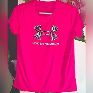 UNDER ARMOUR⚡️Oversized Pink Neon T-Shirt(Junior Size, Fit Small/Medium Adult)